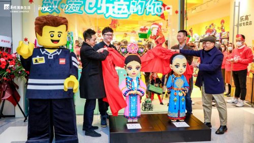 拼砌大师蒋晟晖现场揭幕“镇店之宝”