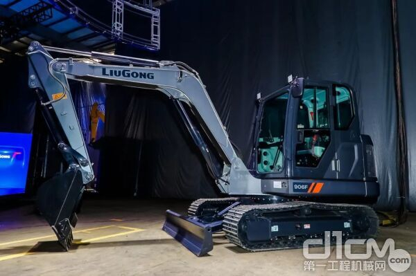 △ 906F-EV 挖掘机