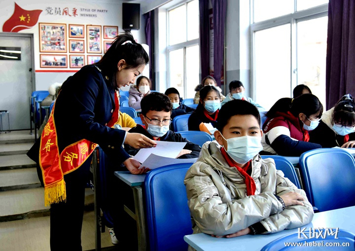 同学们通过活动认识税收、了解税收。高梦菲 摄