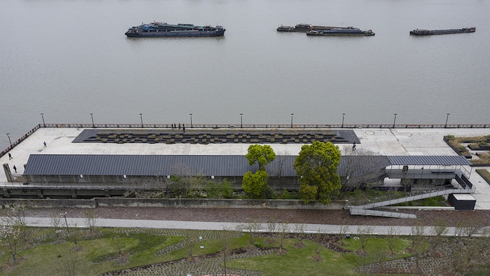 改造后的长墙成为了“边园”。©田方方