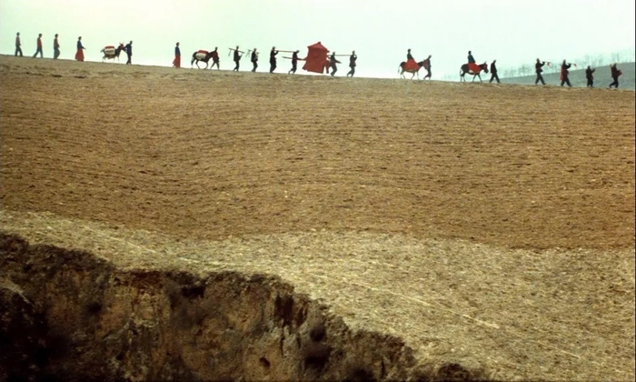 《黄土地》开场的迎亲