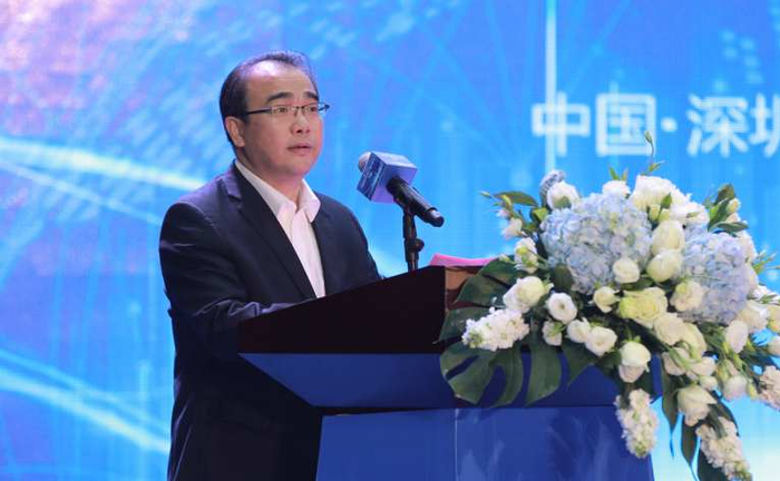 （图说：深圳供电局董事长吴小辰在发布会上致辞）