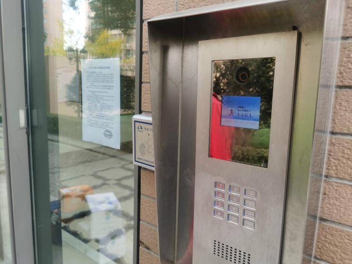 △小区的旧门禁系统使用了十多年。