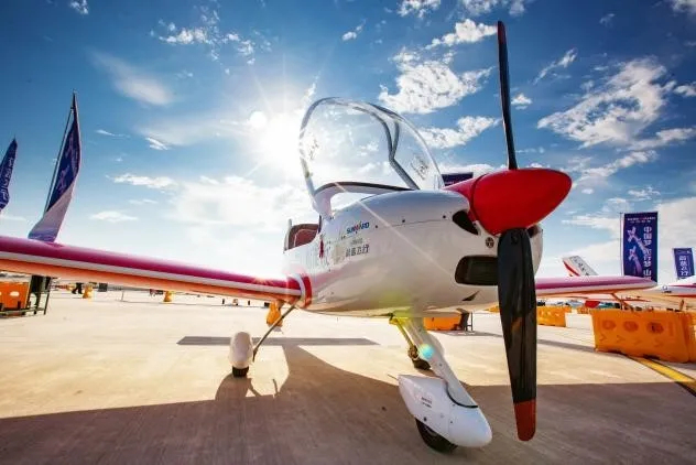 广州工控山河智能轻型运动飞机