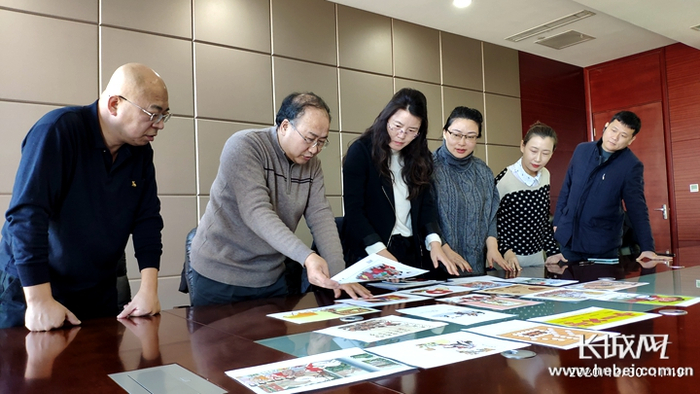 漫画作品评选现场。长城网记者 袁立朋 摄