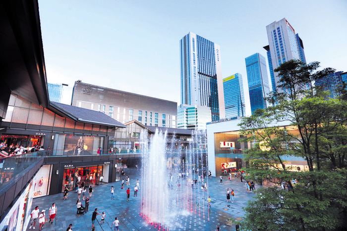 首店集聚的成都远洋太古里 记者 张青青 摄