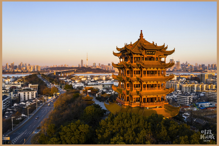 △2020年12月31日，晨曦之中的武汉。