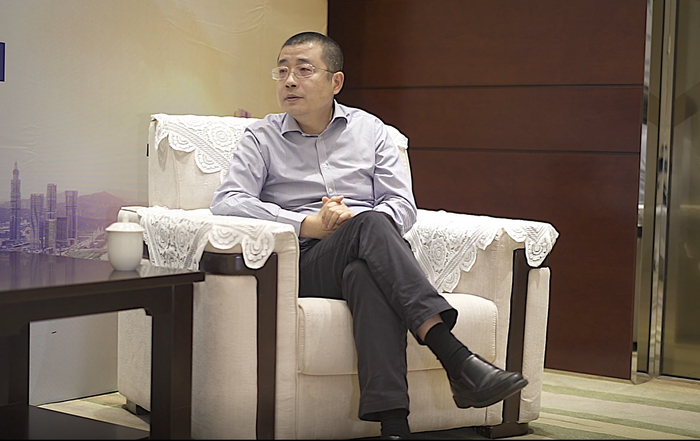 （图为鋆昊资本总裁、董事总经理贲金锋接受专访）