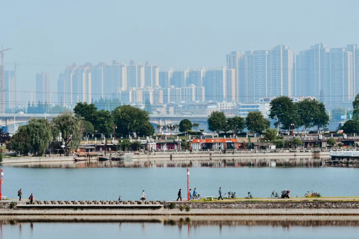 ▲ 汉江对襄阳及襄阳人的影响是无处不在的。上图/视觉中国。 下图/康辉