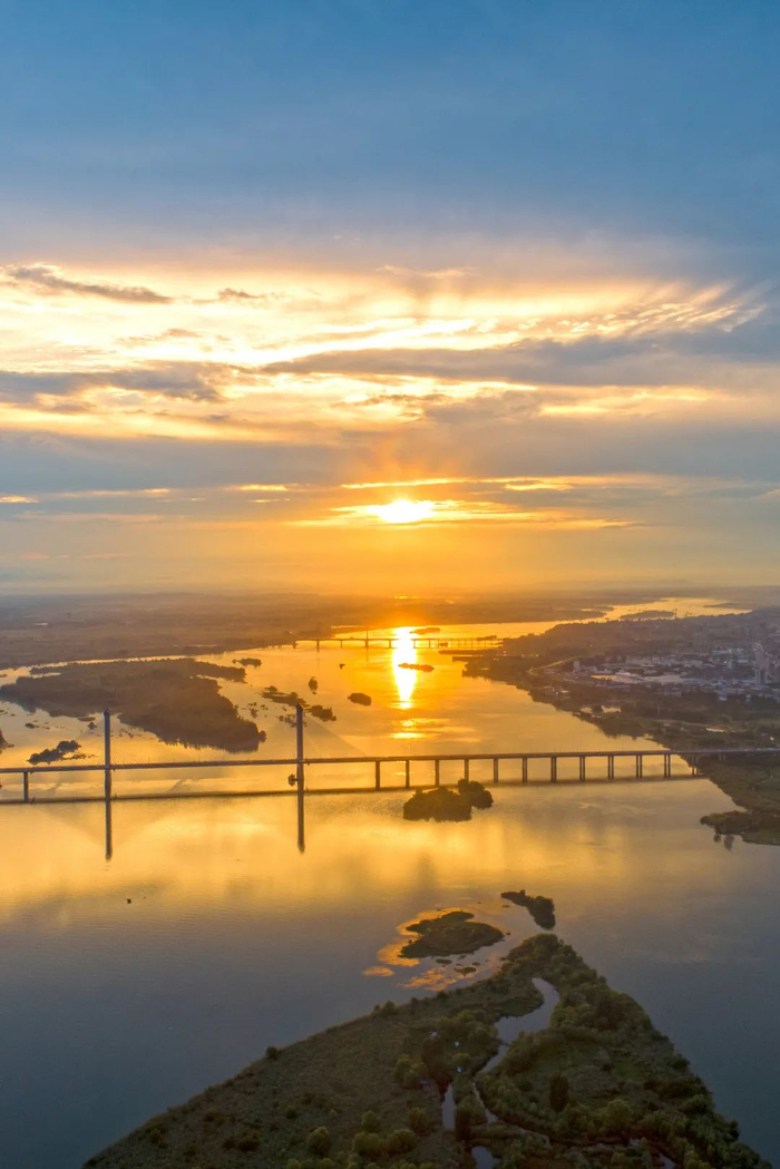 ▲ 夕照流苏的汉江。