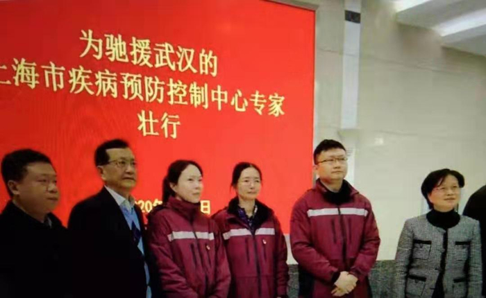 虞阿姨的女儿（左三）