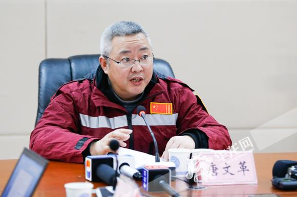 　　重庆市疾病预防控制中心副主任唐文革，介绍重庆对新型冠状病毒感染肺炎的防控情况。华龙网-新重庆客户端记者 石涛 图