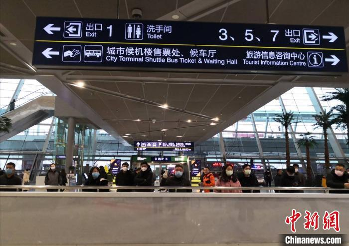 合肥机场候车大厅。　方明杨 摄