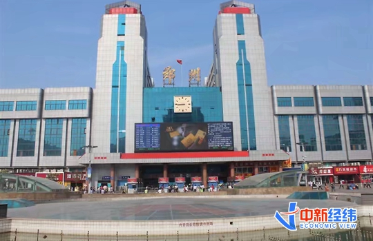 资料图：郑州火车站。中新经纬 张猛 摄