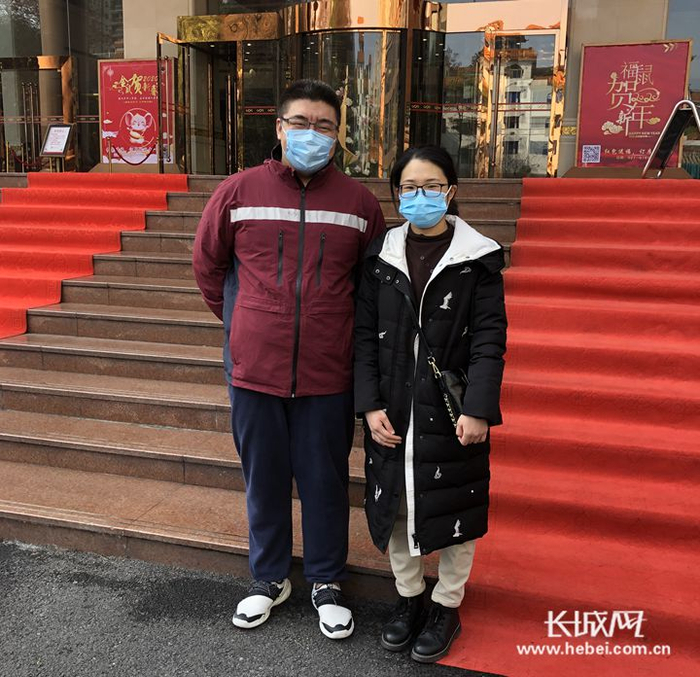 杨楠送张微到武汉市金银潭医院。杨楠\供图