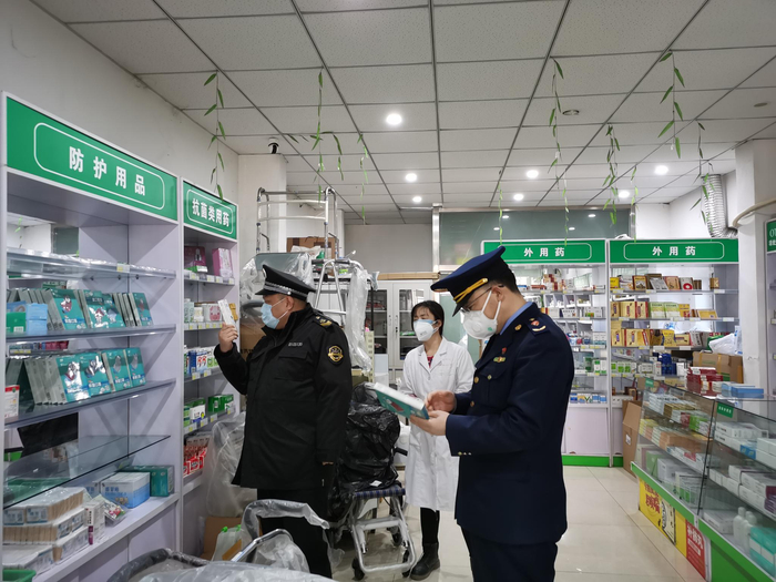 海淀区市场监管局检查口罩等防护用品销售。海淀市场监管局供图