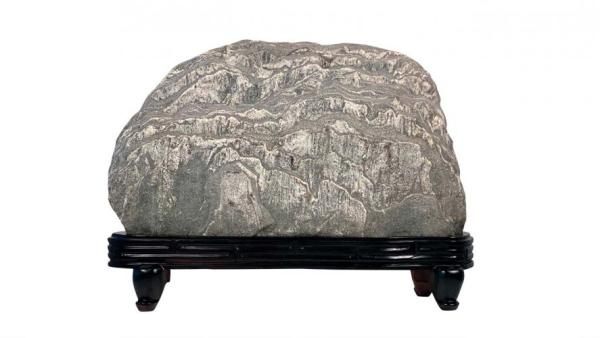 《寄生虫》中的转运石复刻品