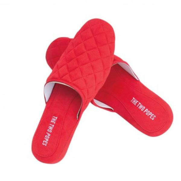 Netfilx为《教宗的承继》定制的纪念款拖鞋