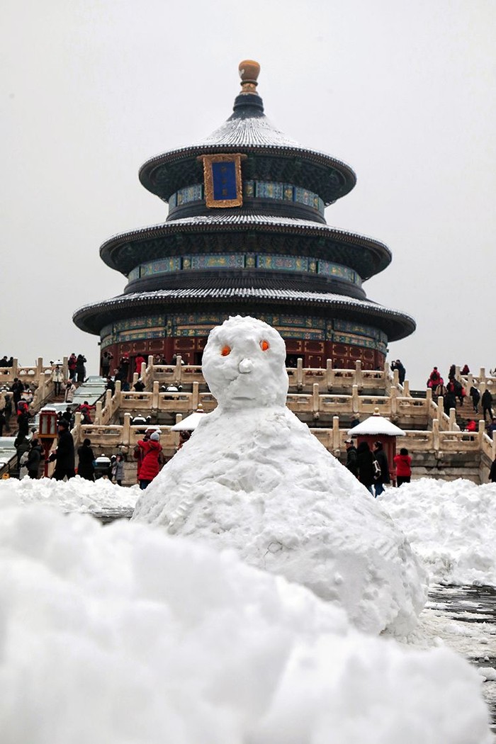 祈年殿前的大雪人。