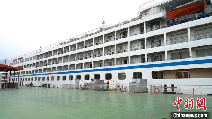 船舶在三峡坝区靠岸使用岸电 宜昌市交通运输局供图