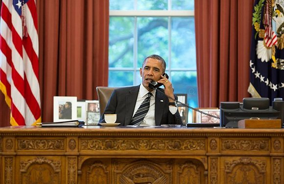 奥巴马与鲁哈尼通话 来源：WikiCommons