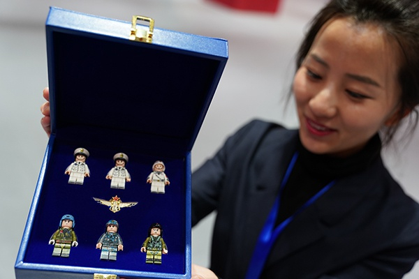 山东舰拼装模型组件