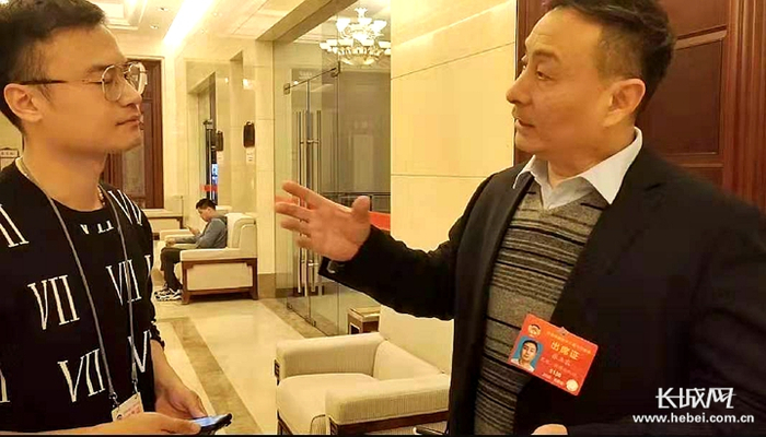 省政协委员张立农接受长城新媒体记者采访。长城新媒体记者 万前进 摄