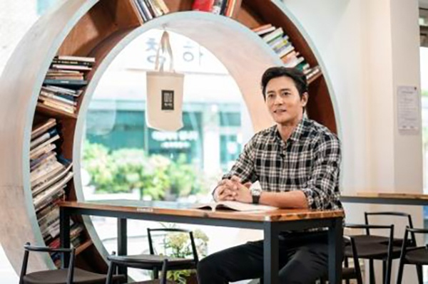 JTBC纪录片《张东健Back to the books》