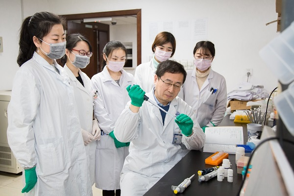 图说：上海交通大学医学院附属仁济医院消化科房静远团队 仁济医院供图