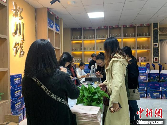 消费者 胡元琪 摄