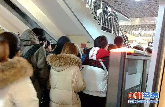 ▲资料图 北京地铁里的上班族 闫淑鑫摄