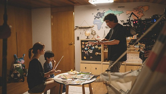 奉俊昊《寄生虫》