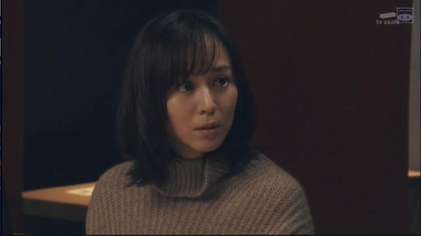 串联剧中两主角的仲井户南（比嘉爱未 饰）