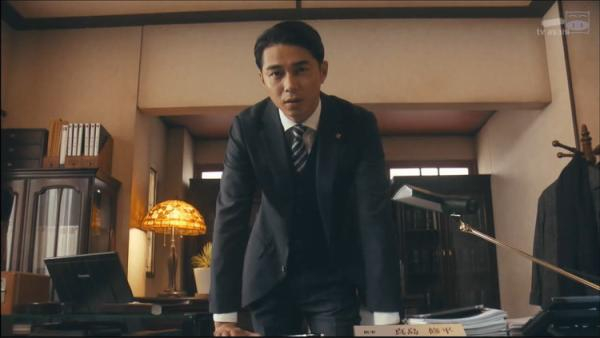 真岛修平（东出昌大 饰）