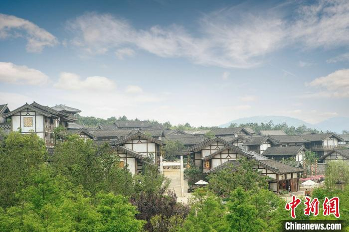     江苏东方盐湖城景区。东方盐湖城供图