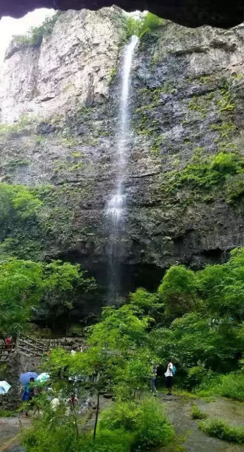 百里峡飞瀑。野三坡景区供图