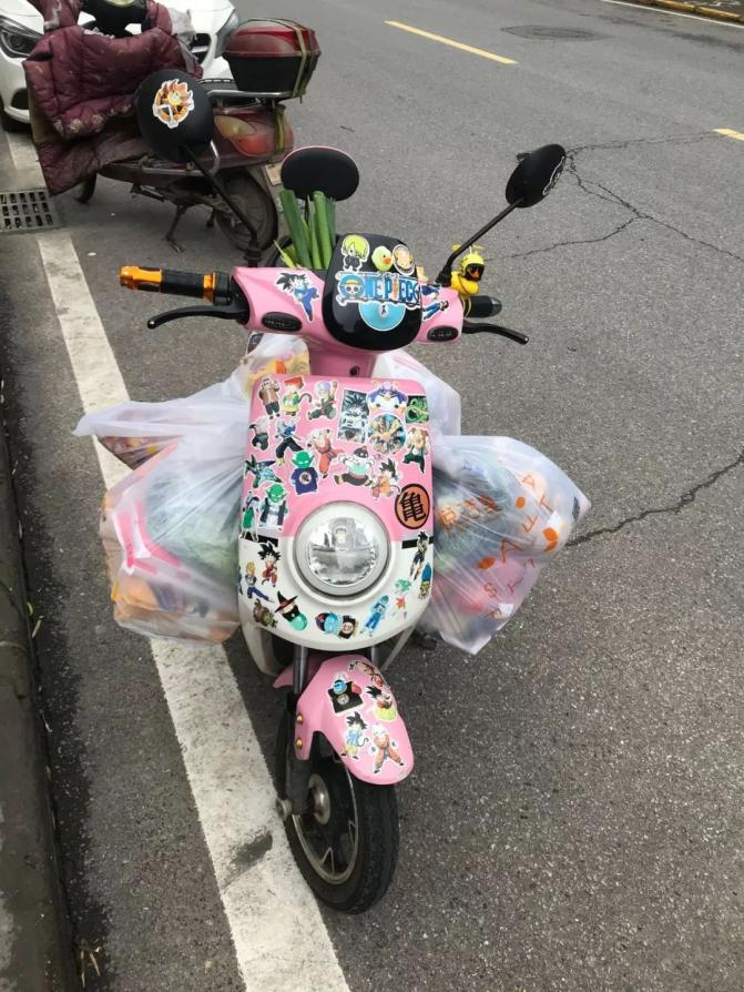 辛野装得满满的小车
