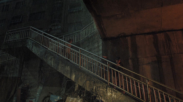 影片中紫霞门隧道外的楼梯