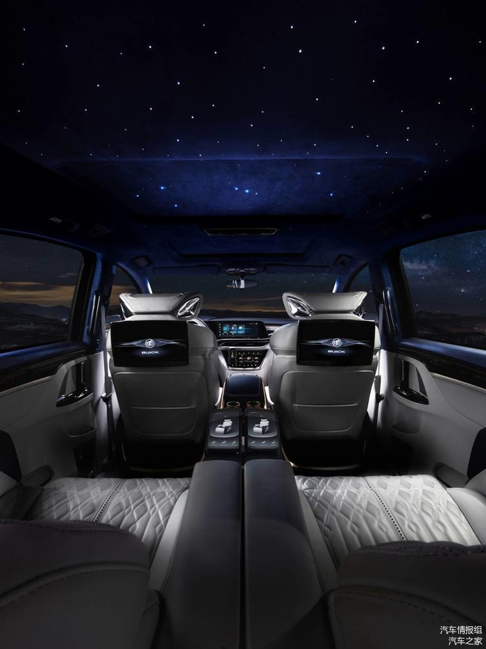 前排座椅靠背配有高清屏幕