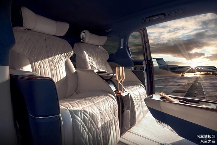 后排设置2个独立的公务舱级别座椅