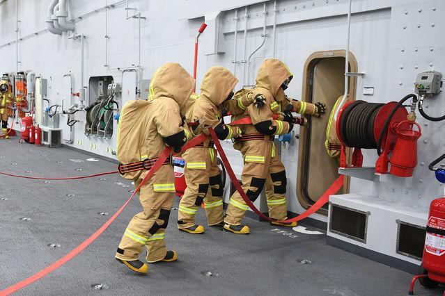 海军山东舰严格质量标准扎实抓好正常训练试验工作
