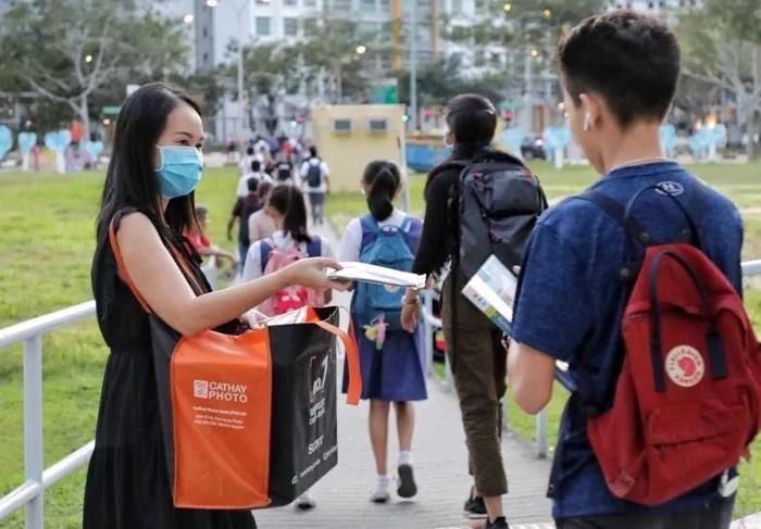 香港发生厕纸大劫案、新加坡善心人士免费派口罩