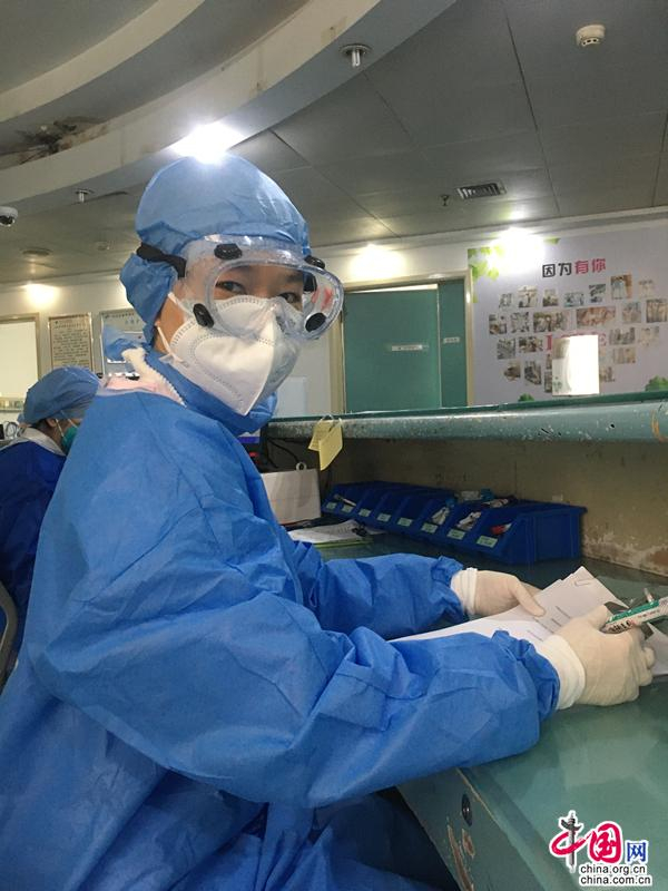 工作中的曾萍。受访者供图