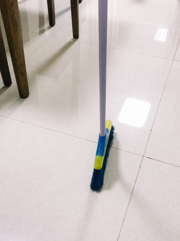 我竖起的扫帚。