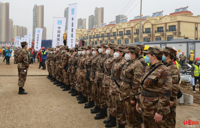 ▲解放军正在入驻接管火神山医院