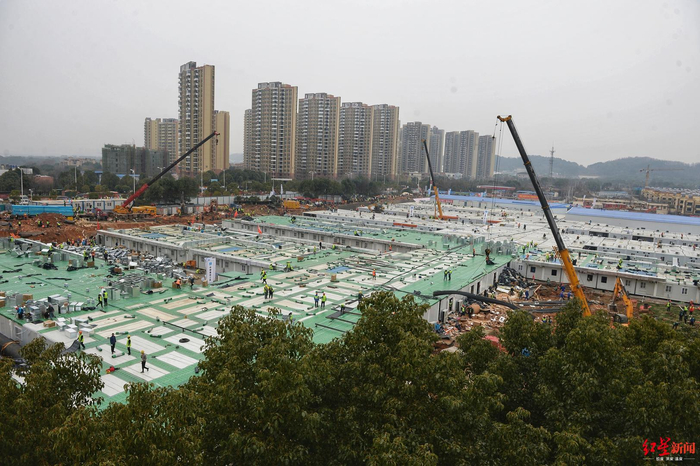 ▲建设过程中的火神山医院