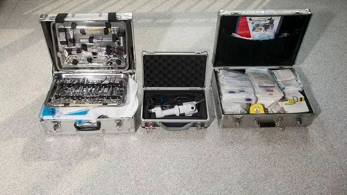 · 常见的法医工具箱。源自网络