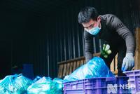战“疫”实录丨武汉小区全封闭后的“菜篮子”全景图