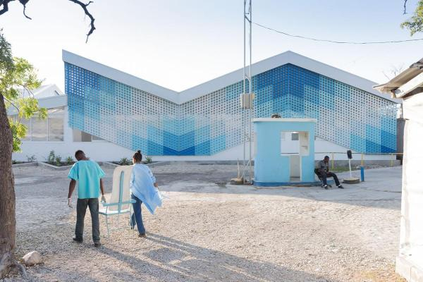 海地太子港 霍乱治疗中心 Iwan Baan 图