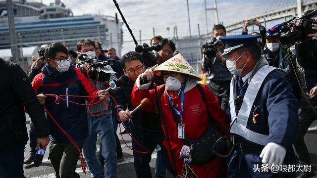 日本官方2人感染，情况危急！右翼骂安倍无能，叫嚣取消奥运会